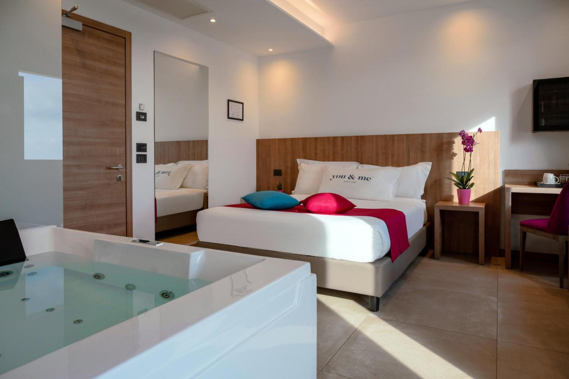 Junior Suite with Hot Tub Partial Sea View,1524918517:JPEG