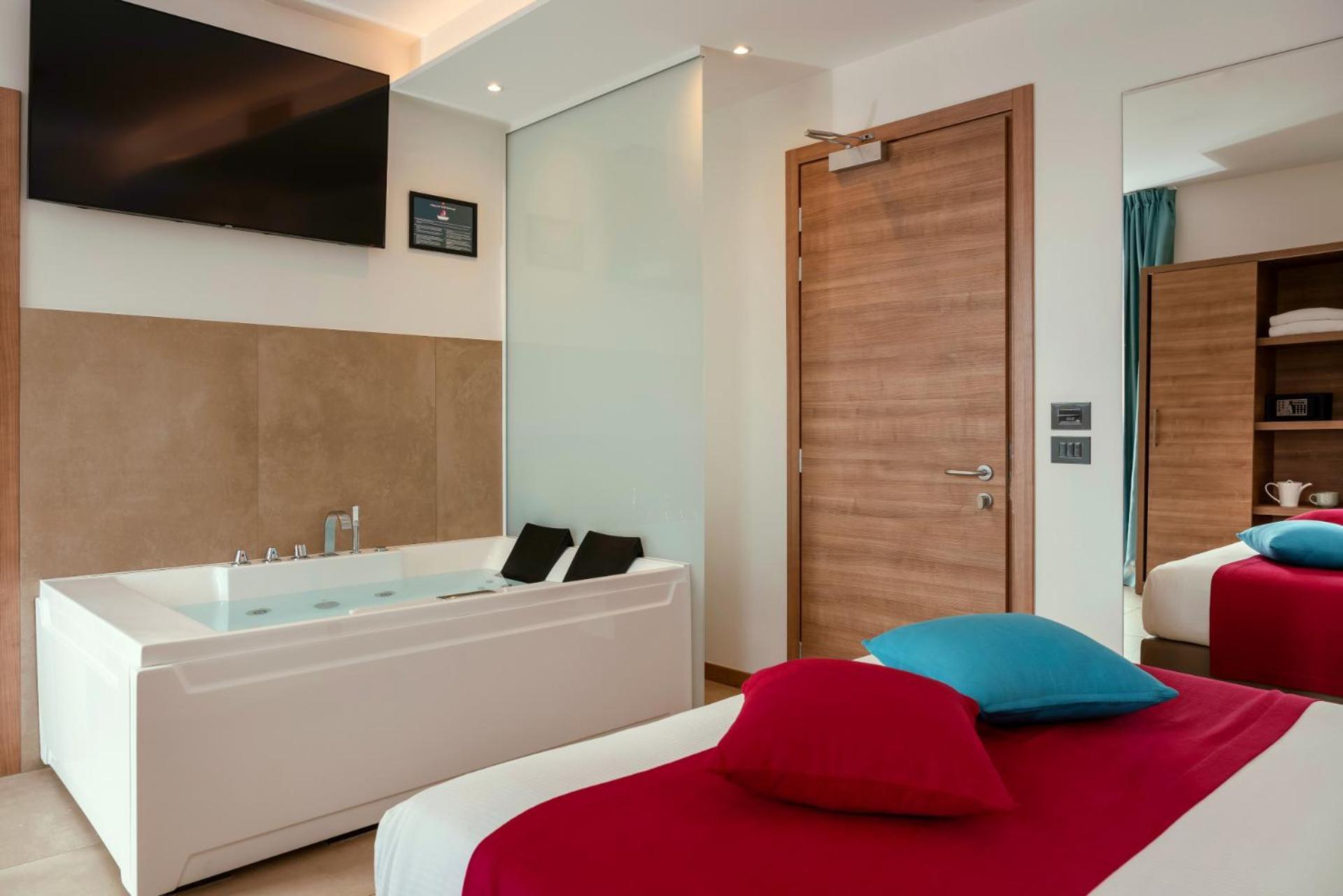 Junior Suite Hot Tub Partial Sea View